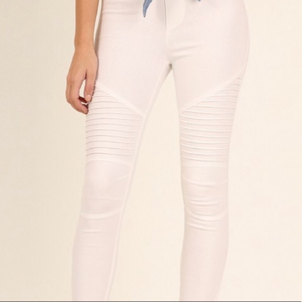 Off White Stretch Pull On Moto Zipper Ankle Pants - Picture 2 of 3
